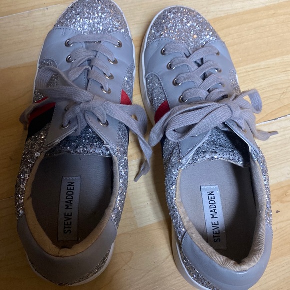 STEVE MADDEN Size 9M womens. - Picture 1 of 2
